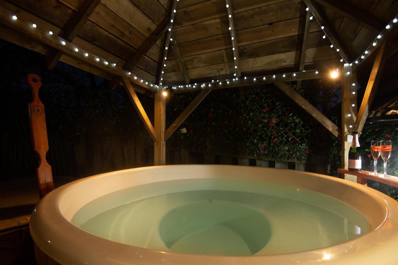 East Cottage * Wood Burning Hot Tub * Garden St Andrews Bagian luar foto